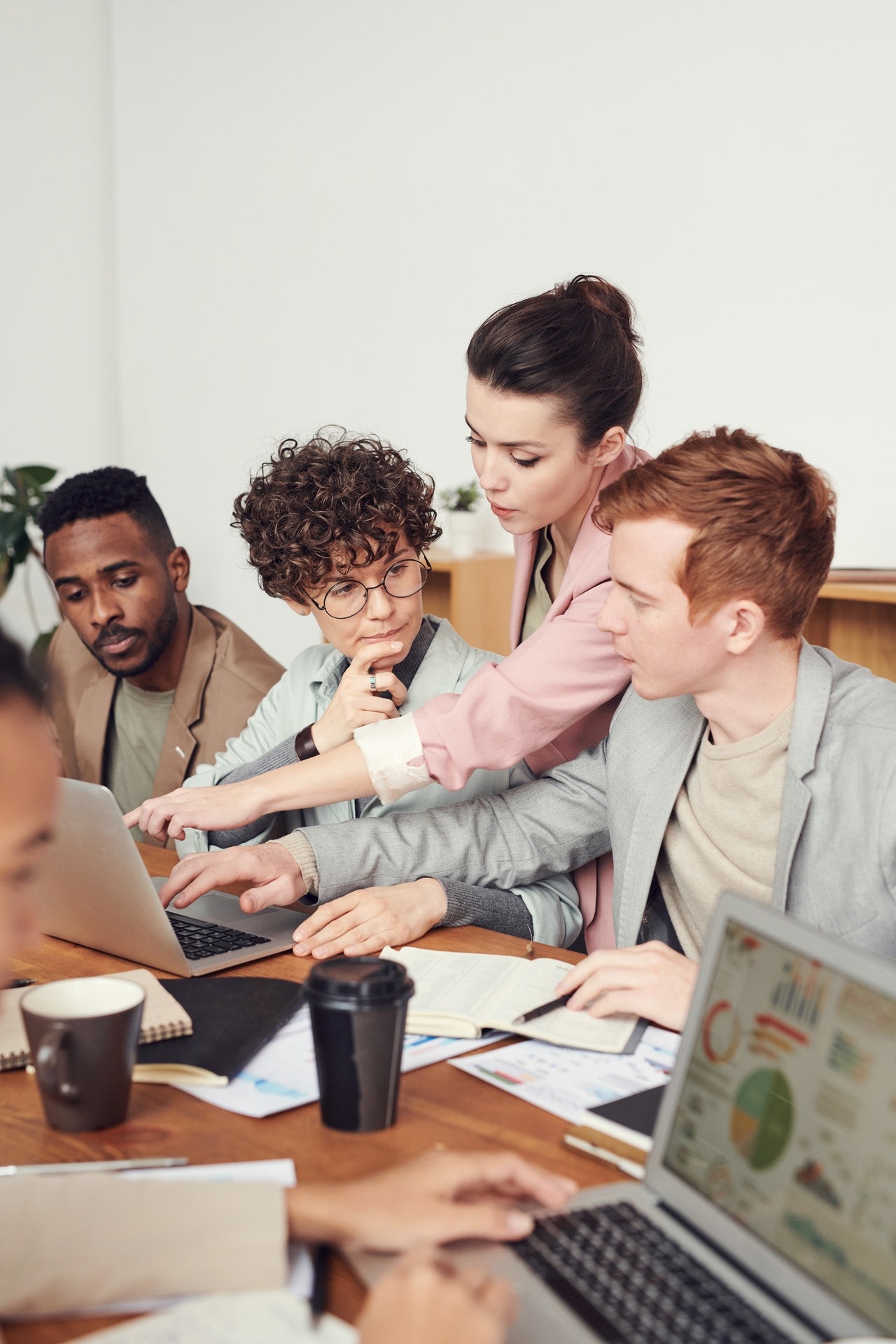 Équipe en réunion de travail